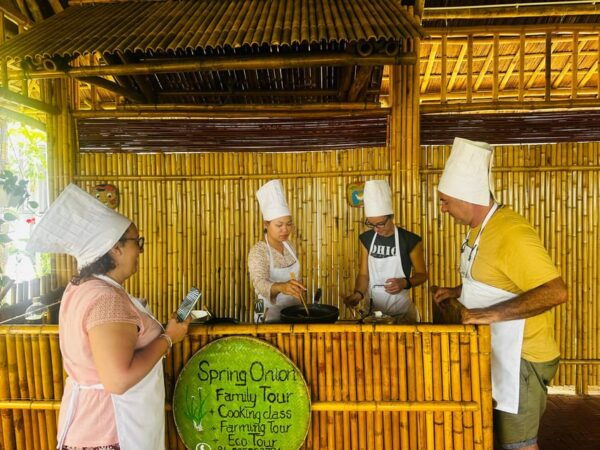 Tra Que Village Vegetable Farm Experience by Bike - Local Guide Interaction
