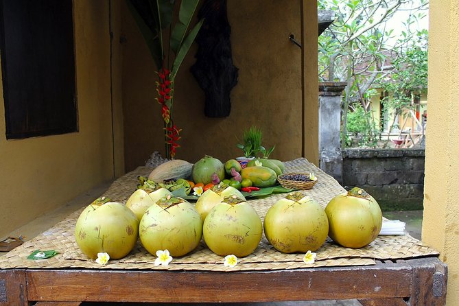 Traditional Balinese Meal in a Multi-Generational Family Compound - Traditional Balinese Cooking Techniques and Ingredients