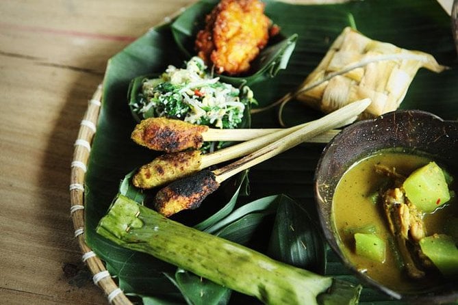 Traditional Cooking Class In Ubud With Local Balinese Family - Experience Details