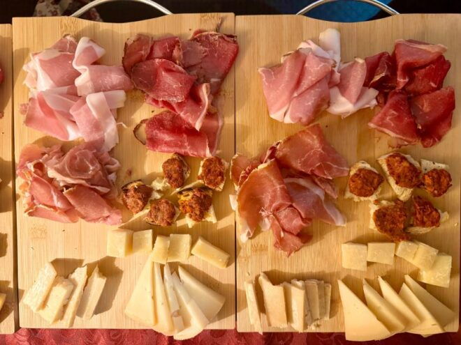 Traditional Food Tasting With Wine Pairing in Trastevere - Inclusions