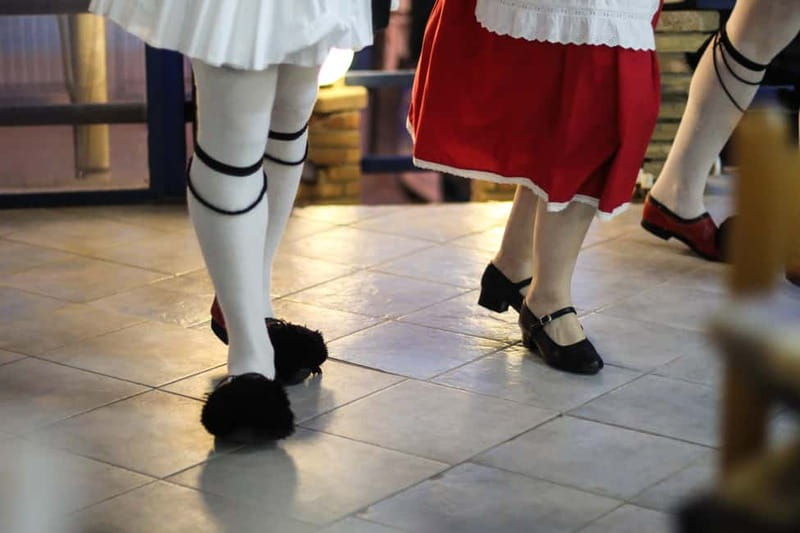 Traditional Greek Show in Plaka with Dinner - Introduction