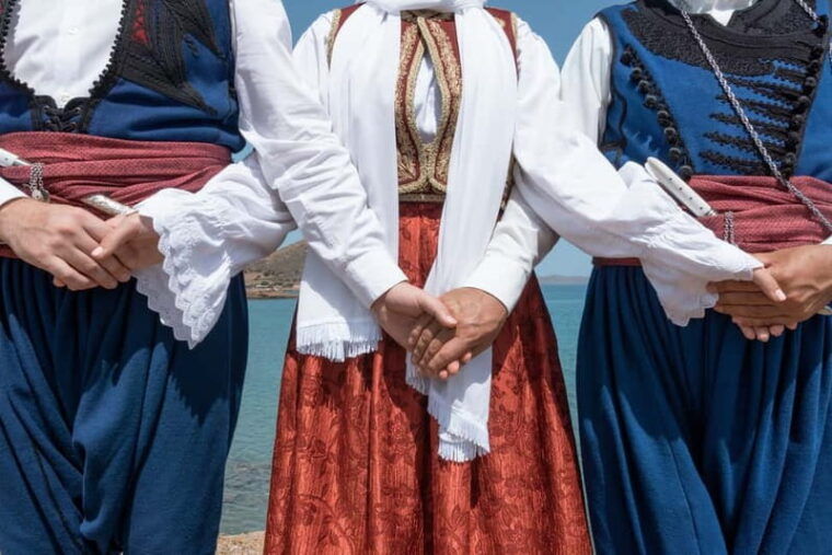 Traditional Greek Show in Plaka with Dinner - What We Love About This Experience