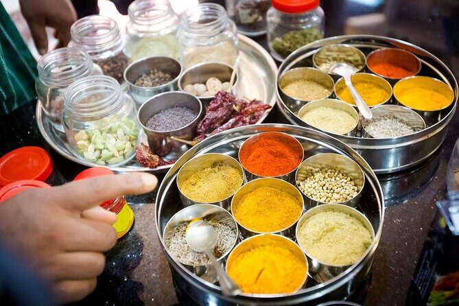 Traditional Indian Cooking Class with Family Experience - Why This Tour Works Well
