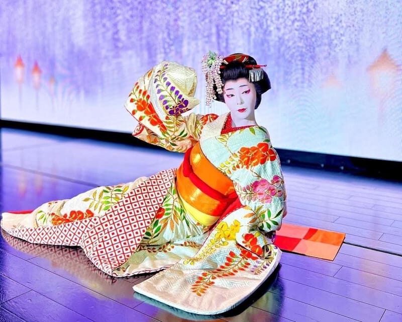 Traditional Japanese Dance Show! The Art of Nihon Buy - What is Nihon Buyo and Why Is It Significant?