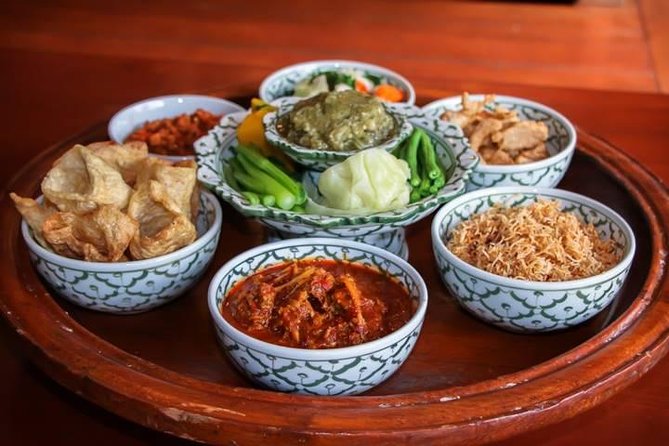 Traditional Khantoke Dinner and Show From Chiang Mai - Meeting and Pickup Details