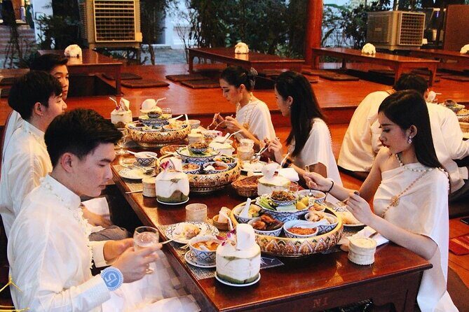 Traditional Khantoke Dinner & Cultural Show Tour in Chiang Mai - Good To Know