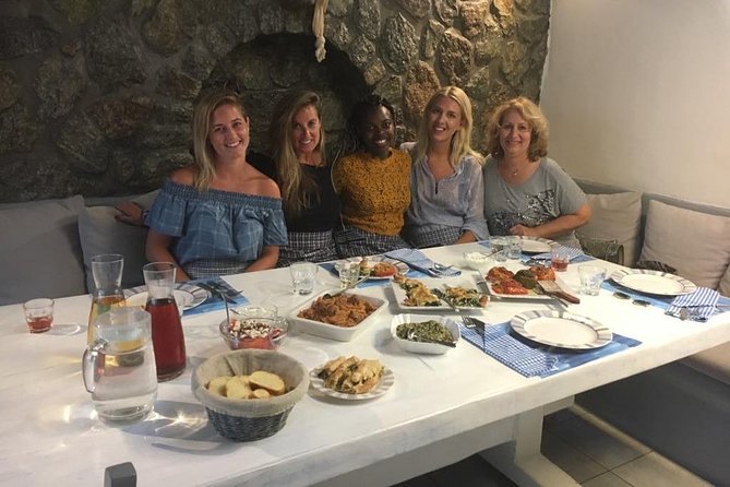 Traditional Lunch or Dinner With Drinks in Mykonos - Overview of the Experience