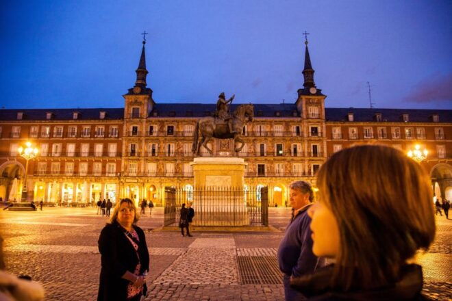 Traditional Madrid Night Tapas and Drinks Tour - Tour Experience