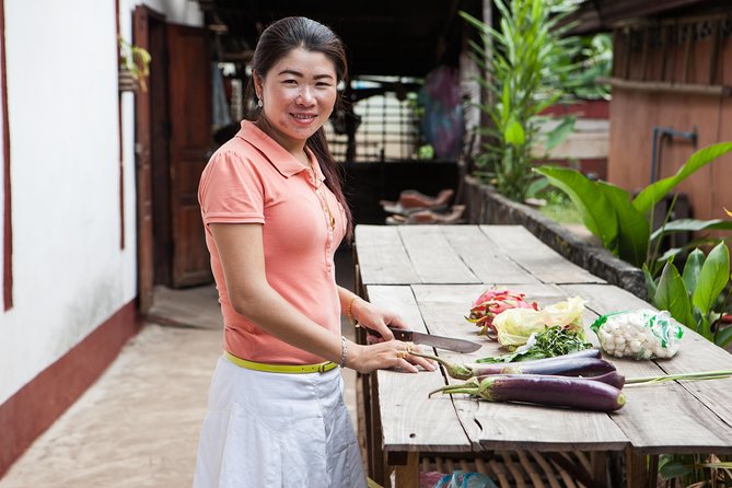 Traditional Market Tour and Private Laotian Cooking Class With a Local - Customer Reviews