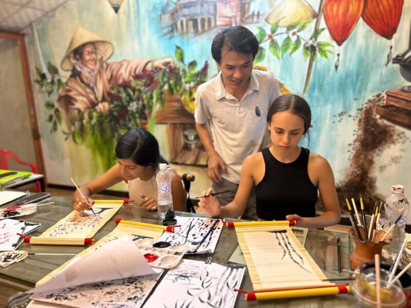 Traditional Painting on Bamboo script class - Discovering the Charm of the Bamboo Painting Class