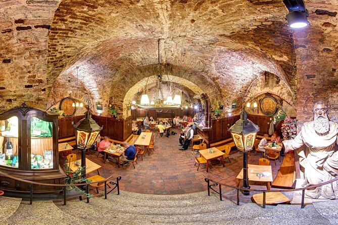 Traditional Vienna Tasting Dinner With Folk Music - Overview of the Traditional Vienna Tasting Dinner