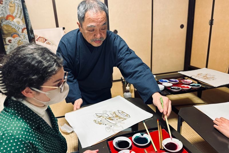 Traditional Yuzen Dyeing Experience in Kyoto - A two-hour visit, from arrival to finished silk