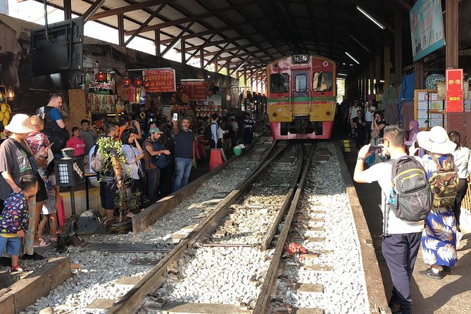 Train Market and Floating Market Half Day Tour - Traveler Reviews