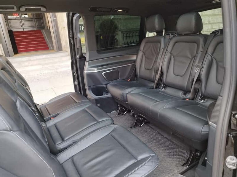 Tranfer with small or Bigger introduction Tour Berlin - Exploring Berlin in Style and Comfort