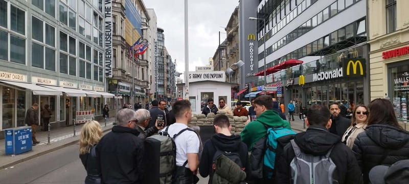 Tranfer with small or Bigger introduction Tour Berlin - The Value of the Experience