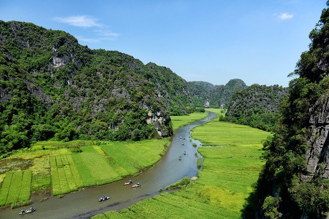 Trang An Boat Ride and Hoa Lu Temples - Location and Significance
