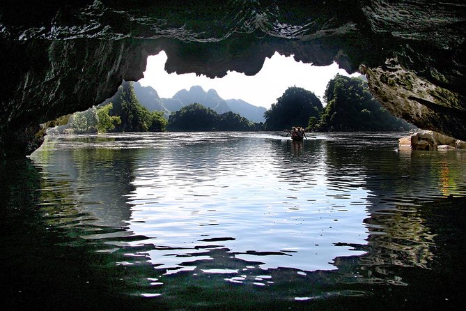 Trang An Boat Ride and Hoa Lu Temples - Tour Inclusions