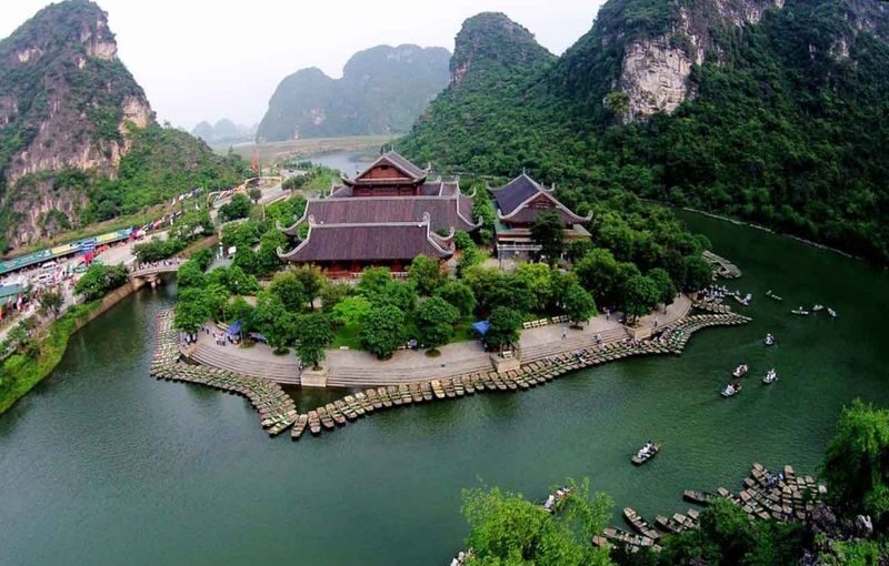Trang An - Hoa Lu Day Tour (Japanese) | Mua Cave - River Cruise - A long day from Hanoi, made easier by a guide