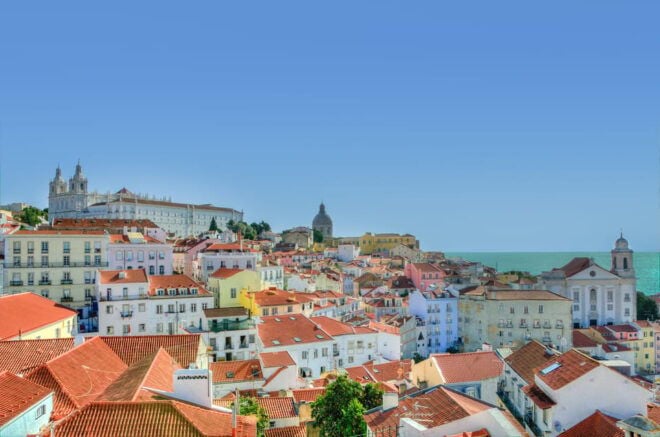 Transfer Airport to Lisbon *Private Transfer* - Amenities Included