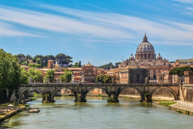 Transfer Between Florence and Rome With Sightseeing Stop - Free Cancellation Policy