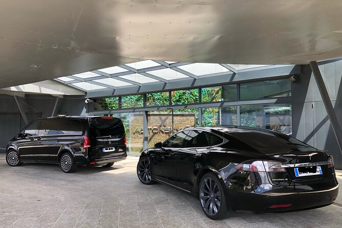 Transfer Between Paris and Airports Cdg/Orly/Lbg (Van 8pax) - Meeting and Pickup