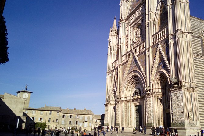 Transfer Florence To/From Fiumicino FCO Airport Optional Orvieto Stop - Booking Details