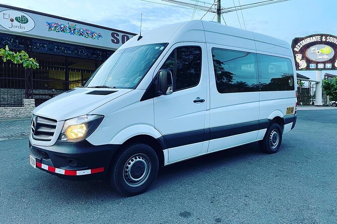 Transfer From Arenal Volcano to Manuel Antonio - Accessibility Features Available