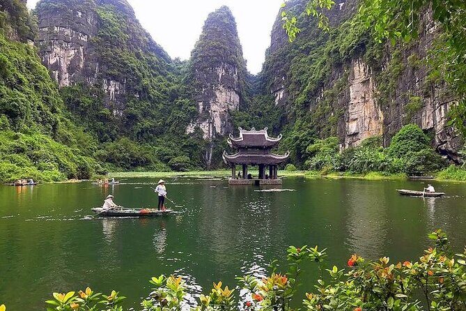 Transfer from Cat Ba Island to Ninh Binh with D-Class Limousine - The Ride: Comfort and Amenities