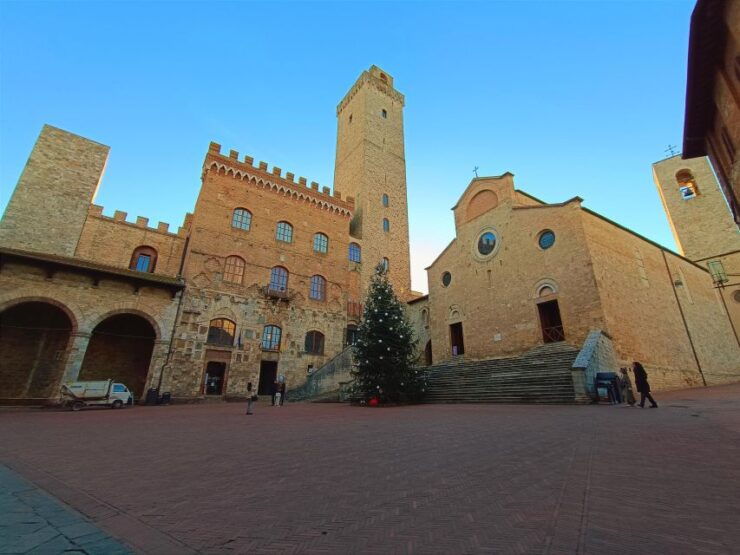 Transfer From Florence to Siena With Stop in San Gimignano - Activity Description