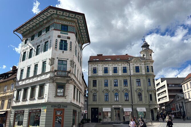 Transfer from Ljubljana to Trieste or vice versa - Who Might Not Love This?