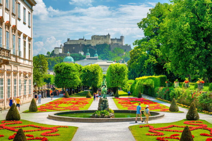 Transfer From Munich to Salzburg With 2 Hours of Sightseeing - Pickup and Driver Information