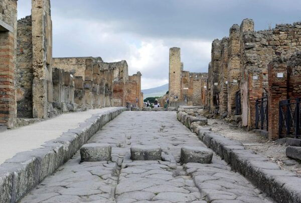 Transfer From Naples to Amalfi via Pompei 2h or Viceversa - Frequently Asked Questions