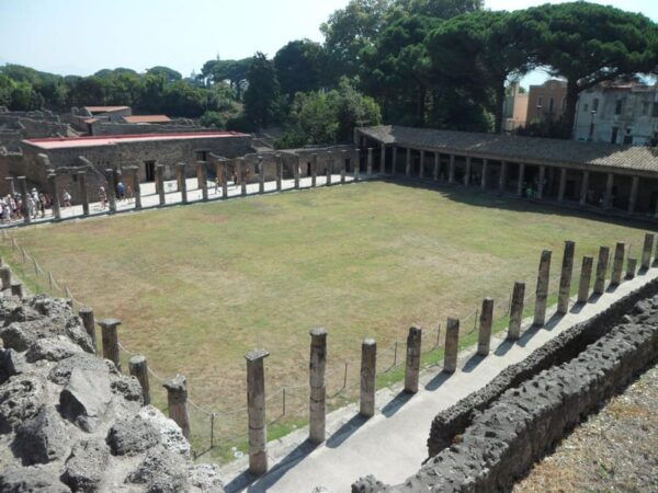 Transfer From Naples to Sorrento With Stop in Pompeii - Important Travel Tips