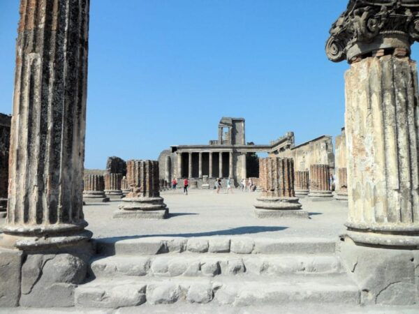 Transfer From Naples to Sorrento With Stop in Pompeii - Accessibility Considerations