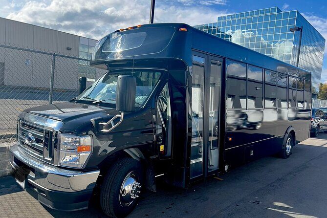 Transfer from Pearson Airport to Toronto by 24 Passenger Bus - What to Expect from the Transfer Service