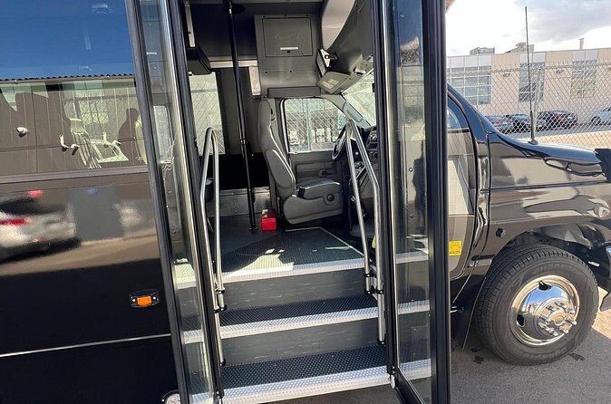 Transfer from Pearson Airport to Toronto by 24 Passenger Bus - Who Is This Best For?