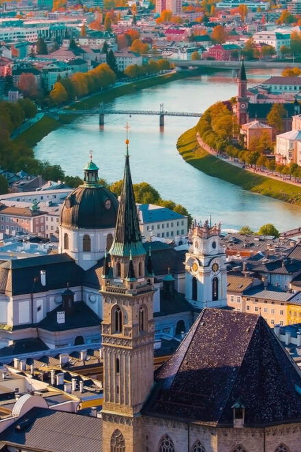 Transfer From Salzburg to Vienna, English-Speaking Driver - Vehicle Specifications
