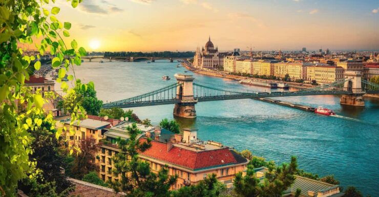 Transfer From Vienna to Budapest, English-Speaking Driver - Key Points