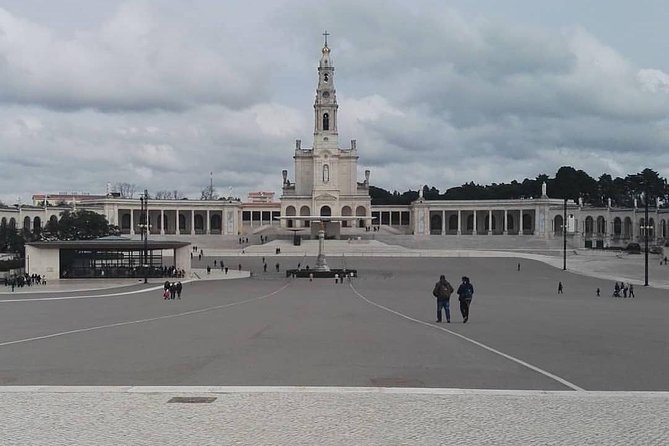 Transfer Porto Lisbon With Sightseeing - Common Questions