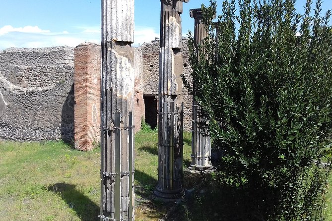 Transfer - Rome to Ravello With a 120 Minutes Stop in Pompeii or Vice Versa - Pickup and Drop-off