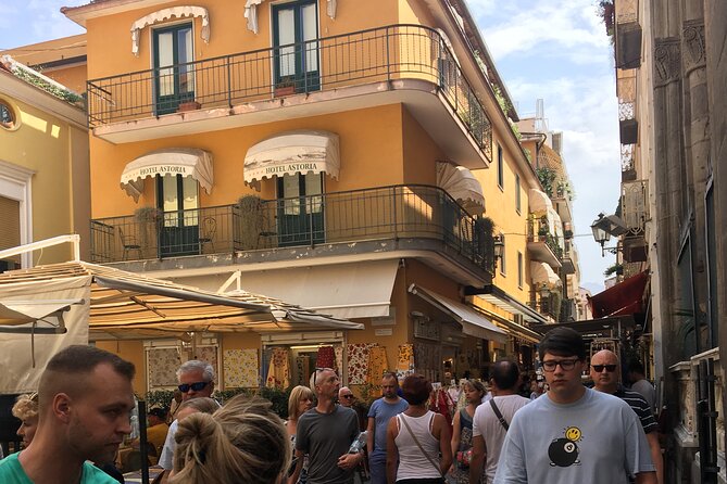 Transfer-Rome to Sorrento - an Hour Stop in Royal Palace Caserta or Vice Versa - Itinerary