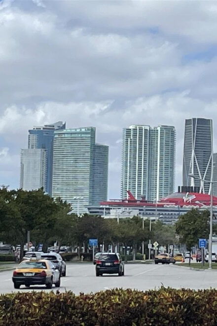 Transfer Service Hilton Grand Hotel to Miami Port - Experience and Vehicle Features