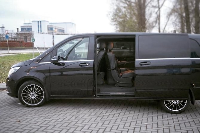 Transfer Shuttle Bruges - Disneyland Paris (1 to 8 SEATS) - Meeting and Pickup