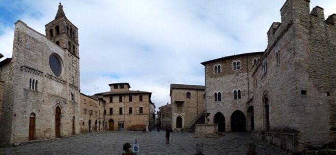 Transfer to Bevagna & Cannara From Assisi - Cannara: Onion & Medieval