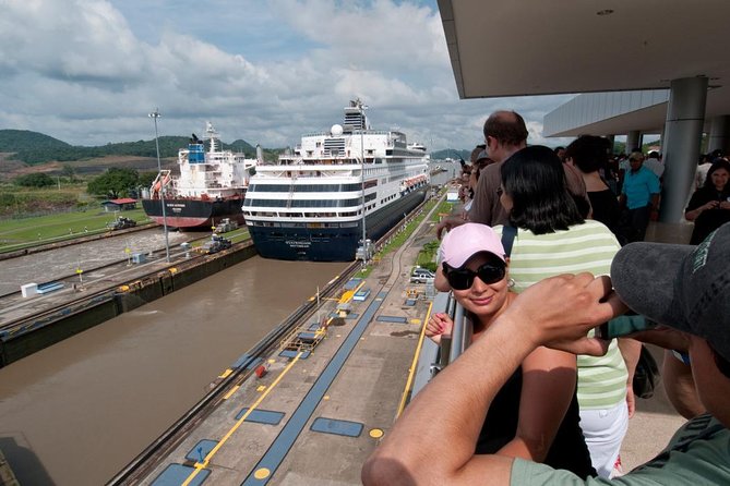 Transfer to Panama Canal (Miraflores Locks) - Included Services