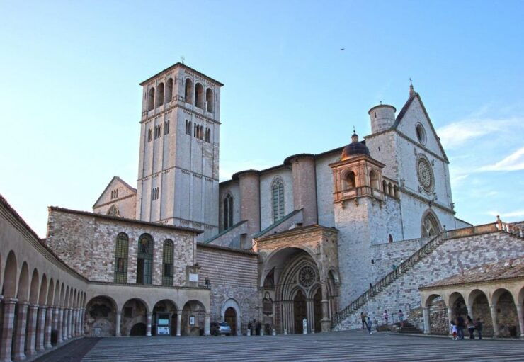 Transfer to Perugia Airport A/R Assisi - Service Details