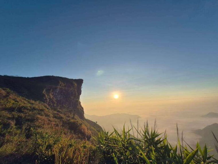 Transfer : Wonder Full Sunrise and Landscape at Phu Chifa - Preparation and Recommendations