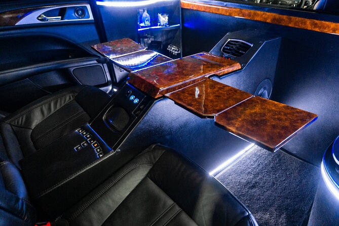 Transfers in Lincoln Strecth Limousine With Wi Fi on Board - Pickup Instructions