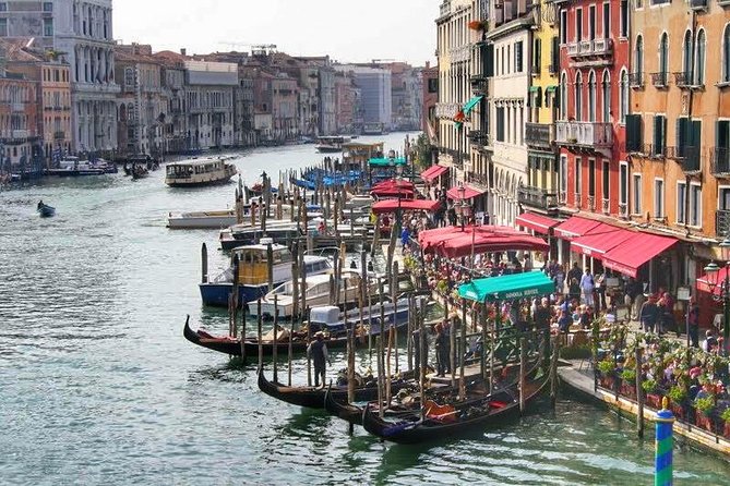 Translate: "Tasty Rialto Farmers Market Food Tour in Venice With Wine Tasting & Sightseeing" - Ordering Venetian Tapas: A Guide to Cicchetti