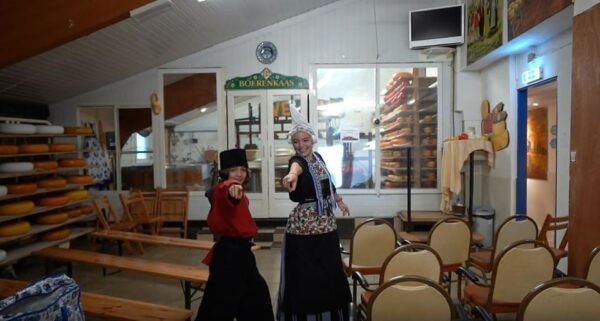 Translation: Picture in Volendam Costume With Cheese and Clog Tour - Common Questions